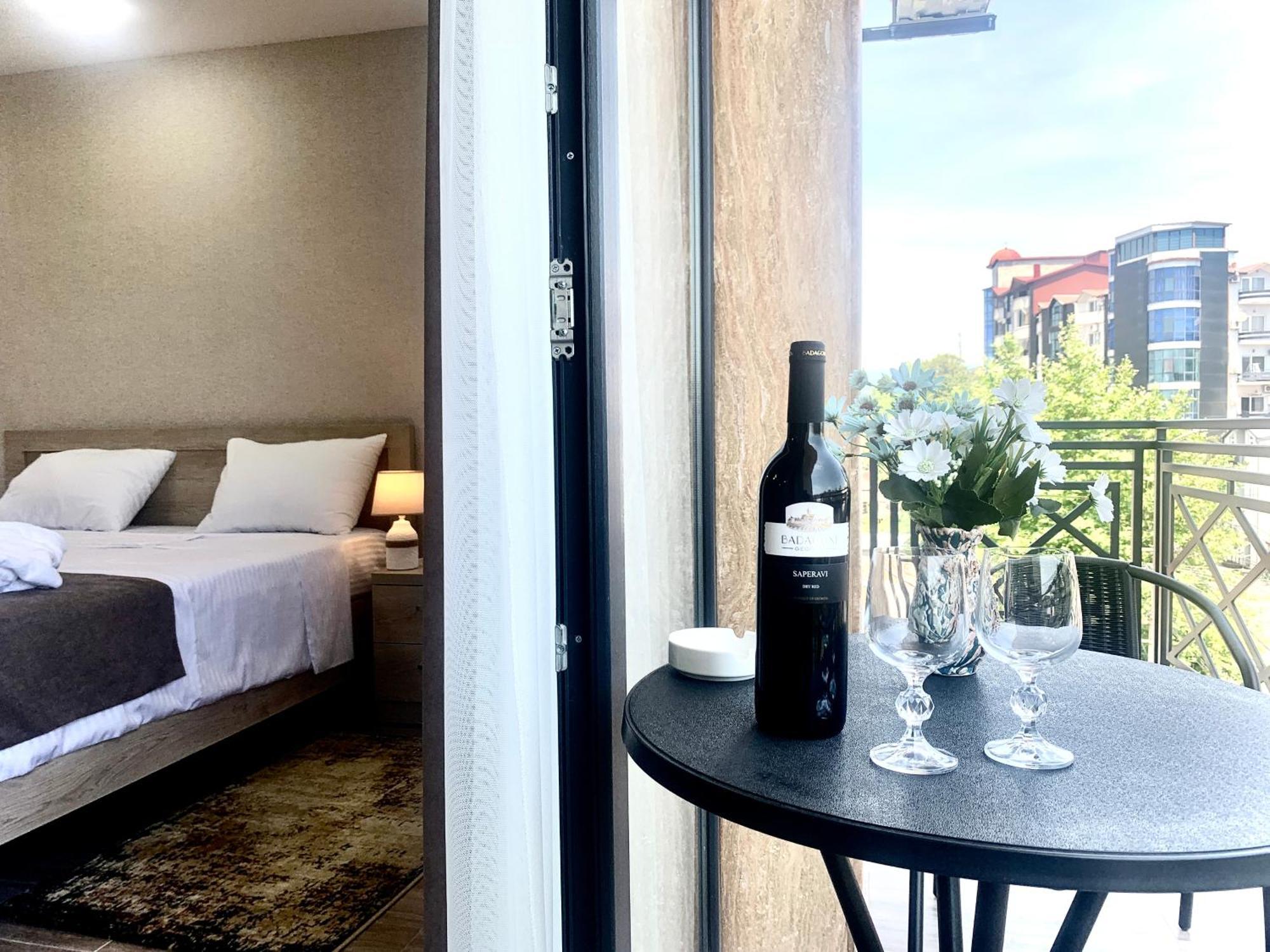 Hotel K124 Кутаїсі Екстер'єр фото