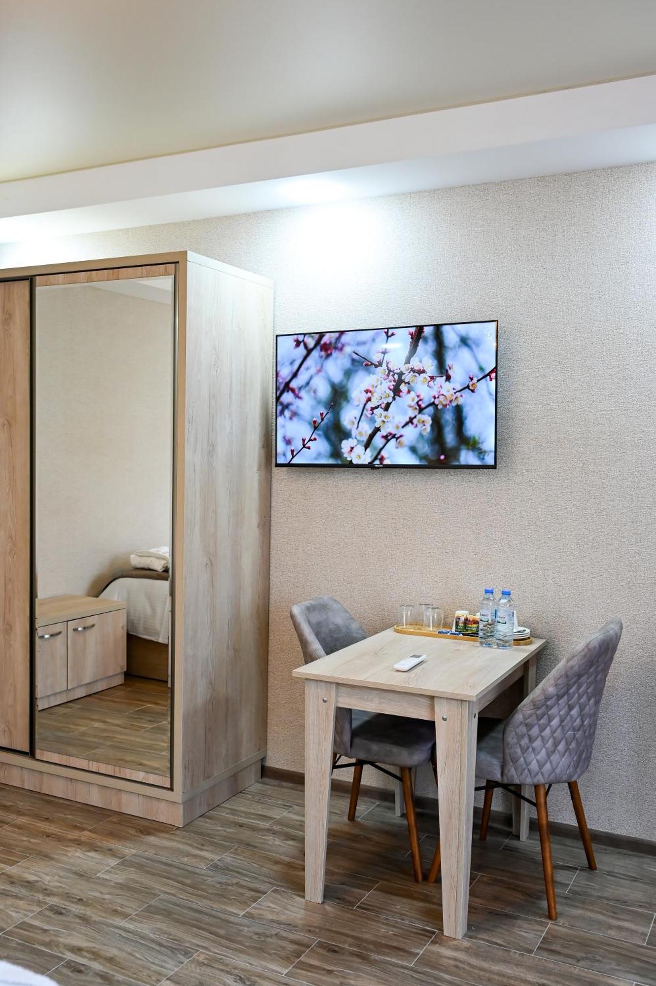 Hotel K124 Кутаїсі Екстер'єр фото